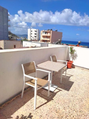 3rd floor apartment in town with sea view